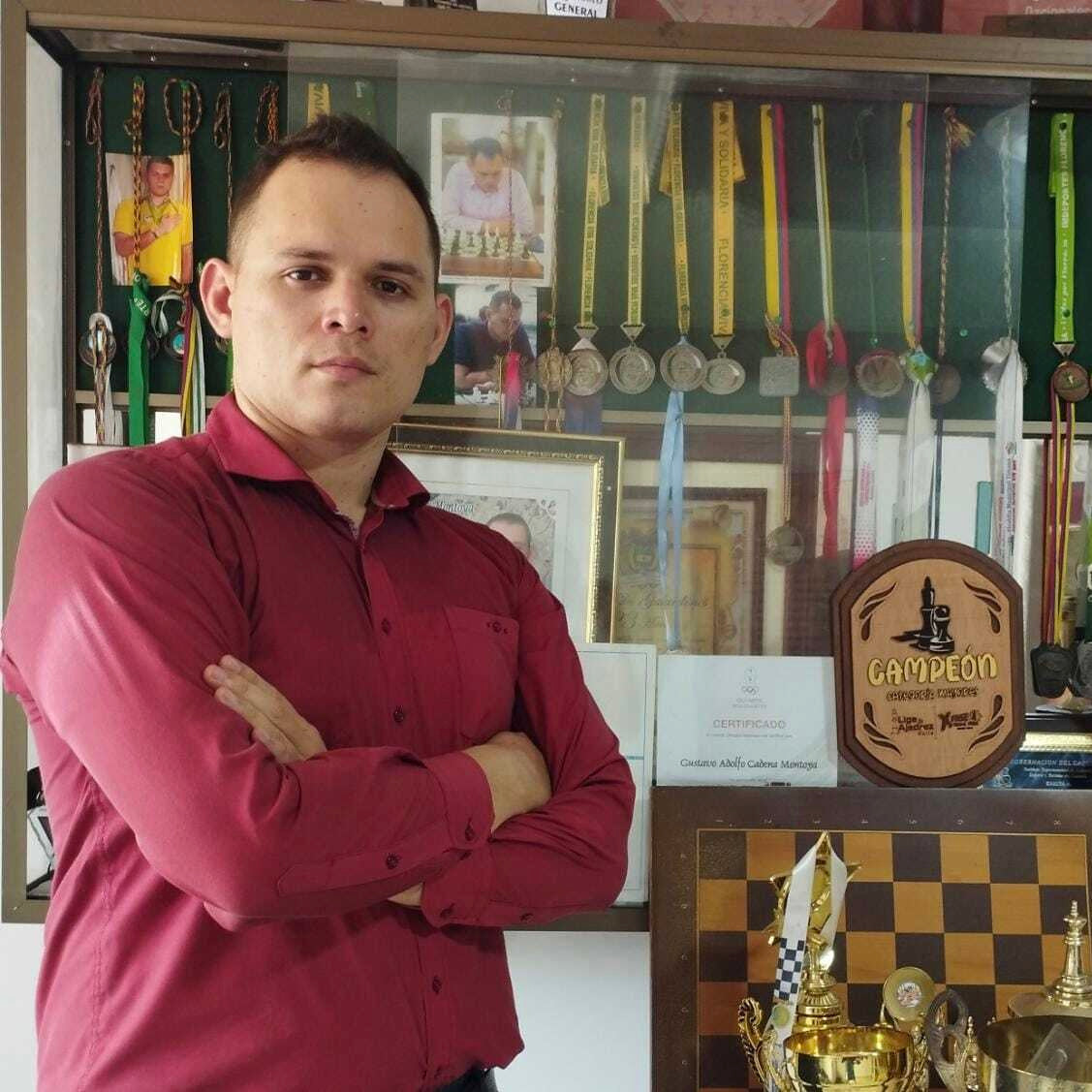 FM Gustavo Cadena
